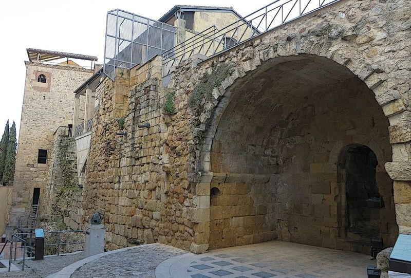 Piden actuaciones urgentes y contundentes que eviten un mayor deterioro de la Cueva de Salamanca 