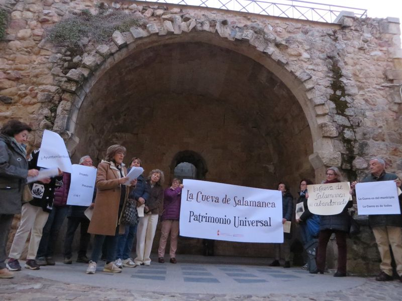 Reclaman soluciones urgentes para la Cueva de Salamanca
