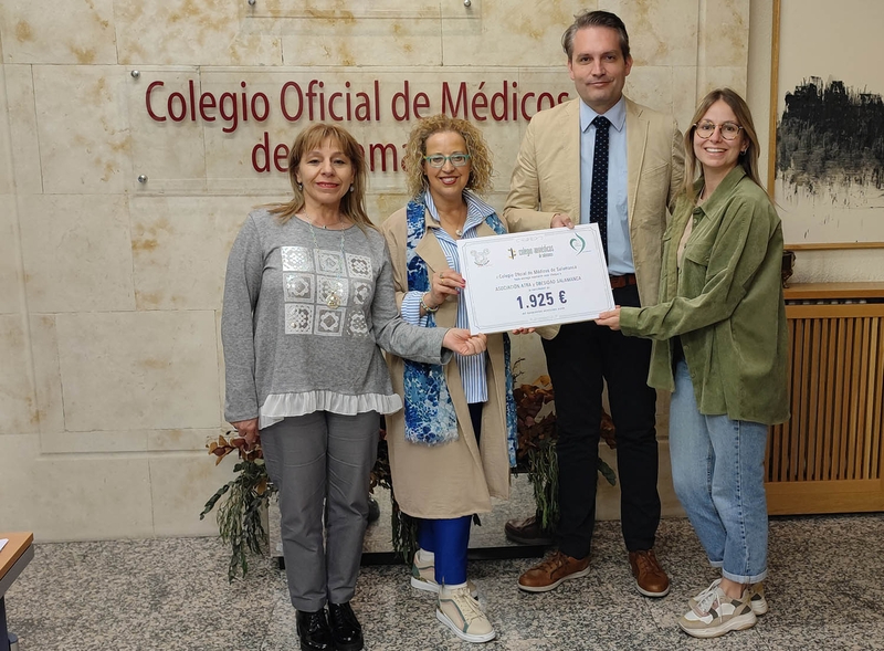 El grupo de médicos artistas y músicos Hakuna entrega la recaudación íntegra de su último festival a la Asociación ATRA y Obesidad Salamanca
