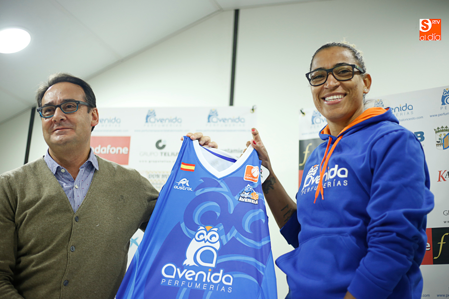 El Perfumerías Avenida planea homenajear a Erika de Souza en su despedida del baloncesto europeo