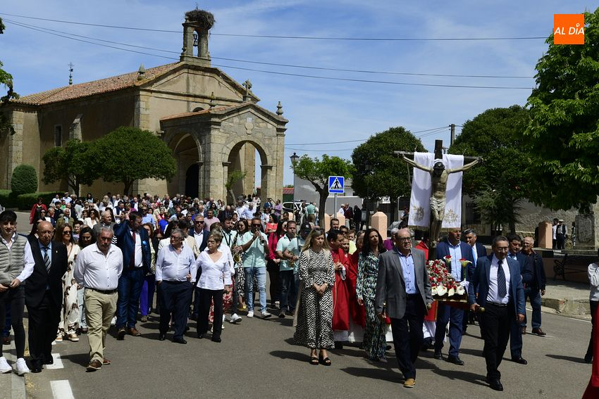 Gallegos de Argañán honra al Cristo de la Exaltación en una concurrida romería