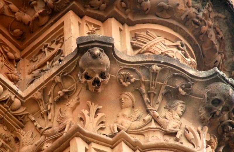 ¿Conoces la historia y el mensaje que transmitía la famosa rana de la Universidad de Salamanca?