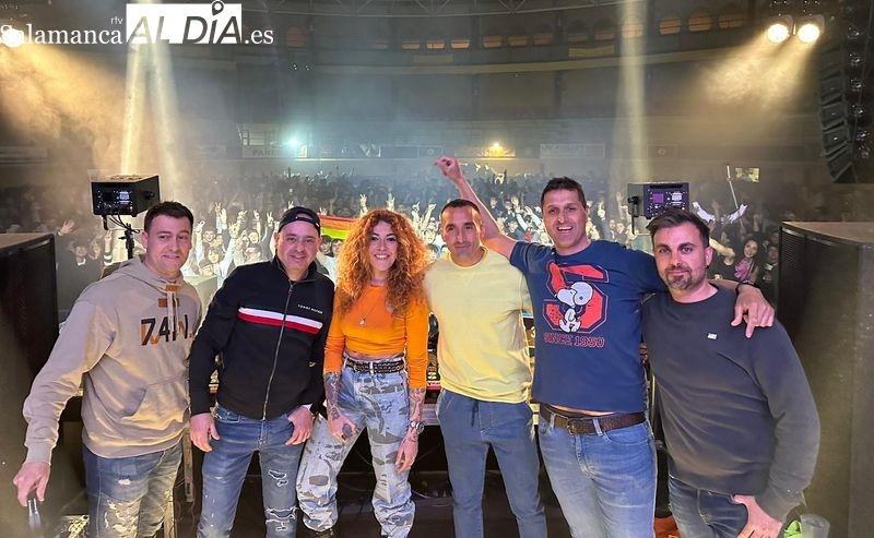 La fiesta Remember congrega a 1.200 personas en la Plaza de Toros