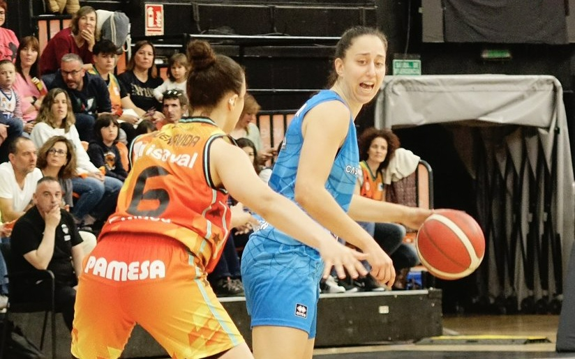 El Perfumerías Avenida asalta La Fonteta y todavía sueña con el primer puesto en Liga (78-86)