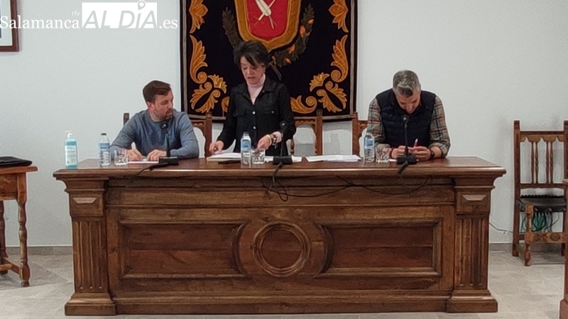 La Junta revoca a la anterior secretaria del Ayuntamiento de Vitigudino y la alcaldesa procede a su cese inmediato