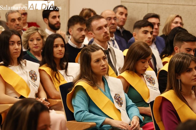 Los alumnos de último curso de CAFYD celebran su graduación