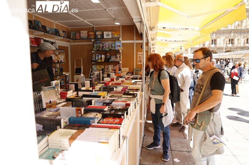 Gran éxito en la primera jornada de la Feria del Libro