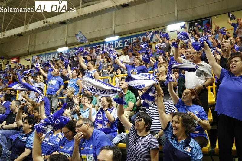 Lleno absoluto en Würzburg en el último partido en casa del Perfumerías Avenida esta temporada