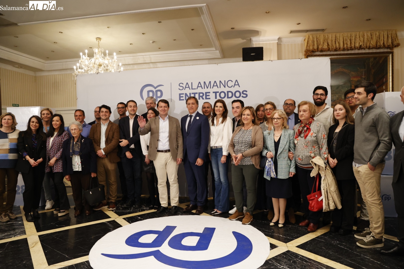 Mañueco y Carbayo piden concentrar el voto en el PP y que ni un solo voto caiga en saco roto