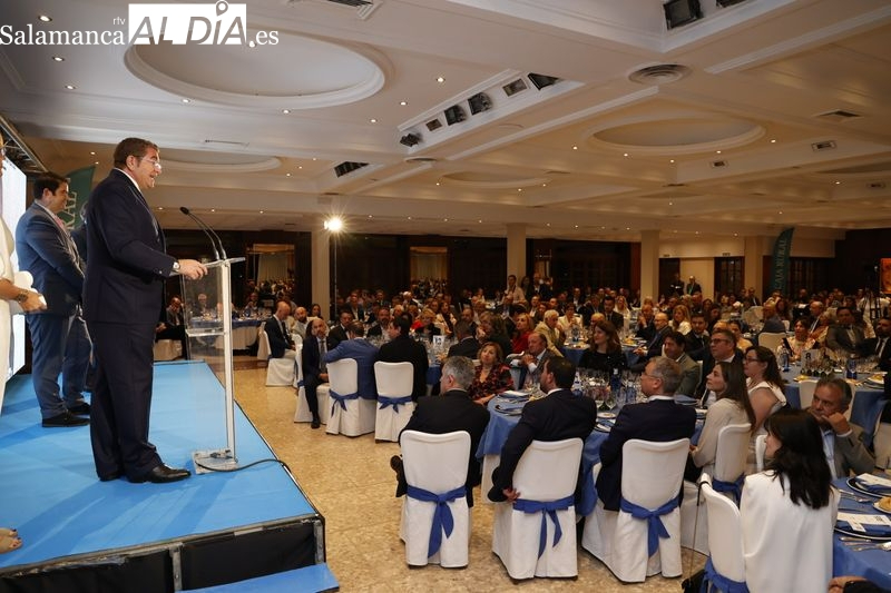 Isidoro Alanís recoge el Premio CEOE Castilla y León por Salamanca