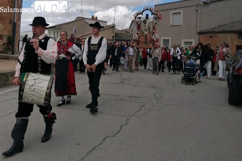 Villoruela se rinde un año más a la devoción por el Cristo de la Esperanza