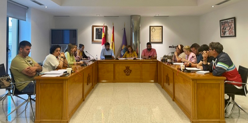 Unánime ok al Plan de Igualdad Personal municipal en un Pleno de casi despedida, sonrisas y hasta un hoy cenamos pronto