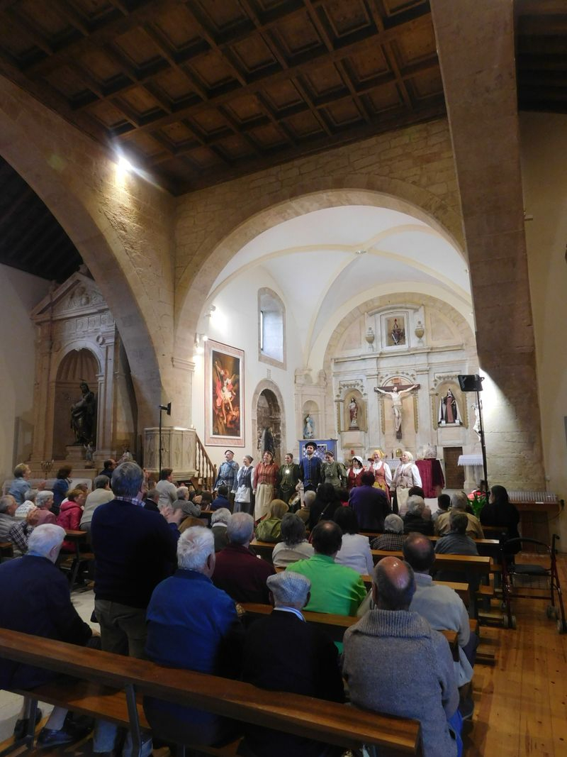 Aldearrubia disfruta con la obra de teatro Buscando a Nebrija