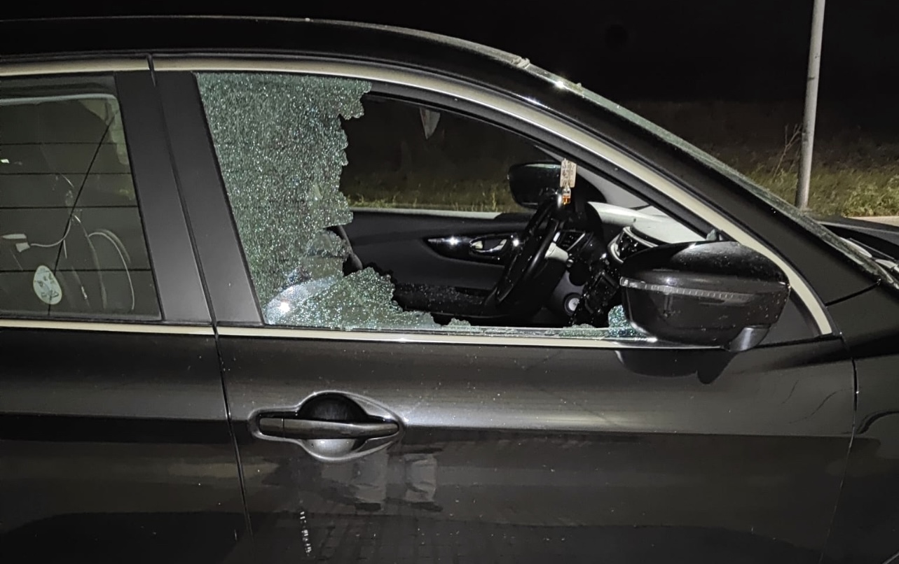 Asaltan y roban en un coche en plena calle mientras su dueña se encontraba trabajando