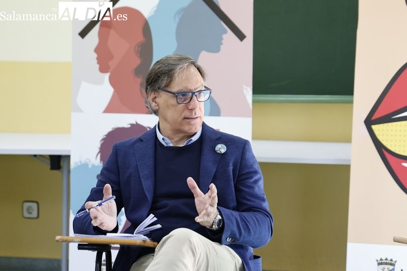 Carbayo propone un programa de perros asistenciales para niños con discapacidad y autistas