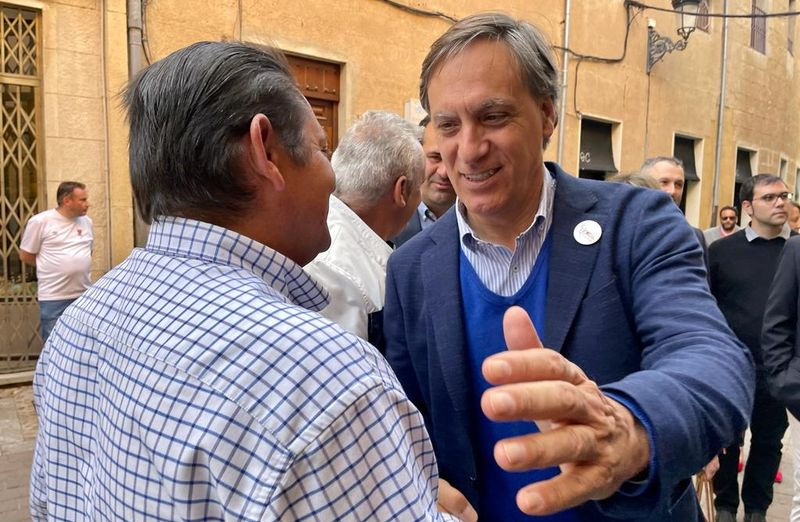 Carbayo promoverá viviendas de alquiler para mayores y un servicio de lavandería a domicilio