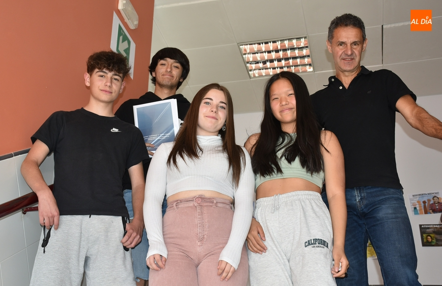 Alumnos de 3º de la ESO del IES Tierra ganan un certamen Regional de Estadística e irán al Nacional