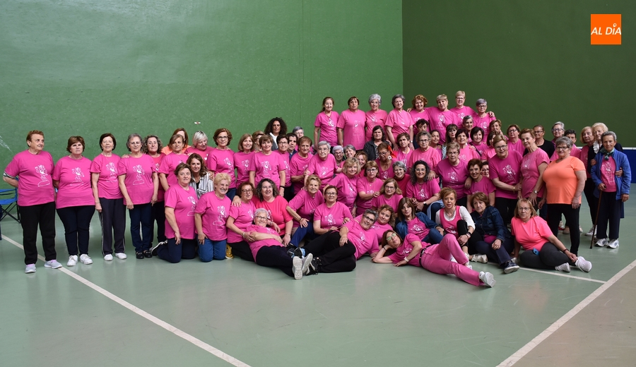 Amanecer celebra su gran paellada de fin de curso a cubierto por el riesgo de lluvia