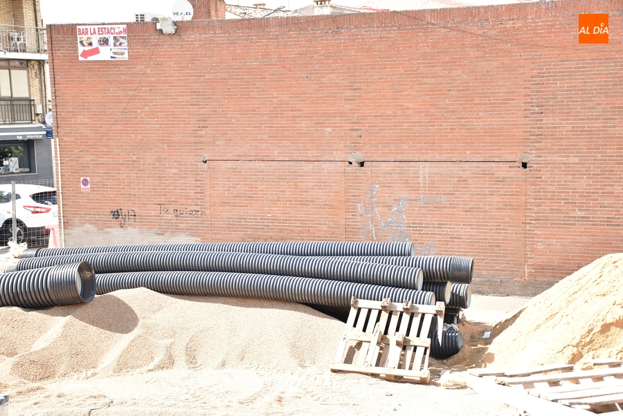 1Foto: Puerta y ventanal a la vista