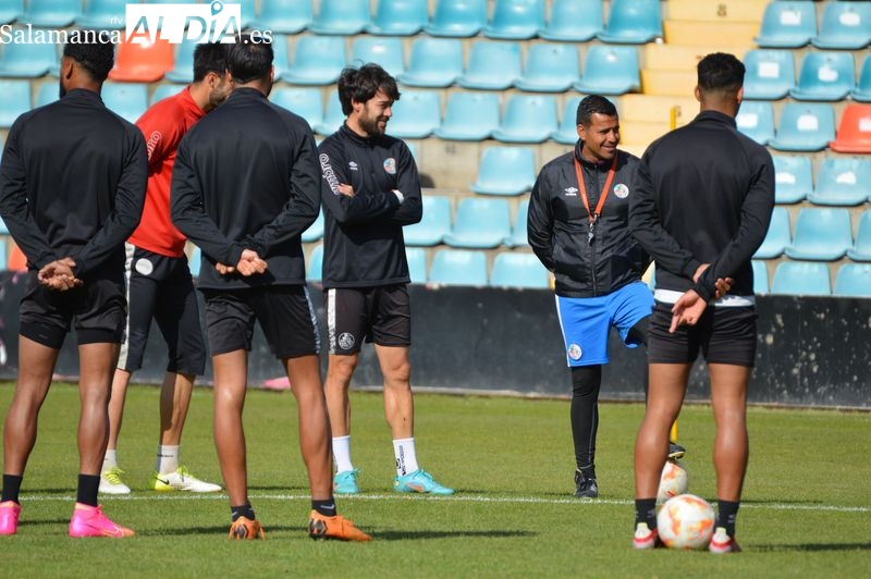 El Salamanca UDS se entrena en el Helmántico con la idea de pasar de ronda en Astorga