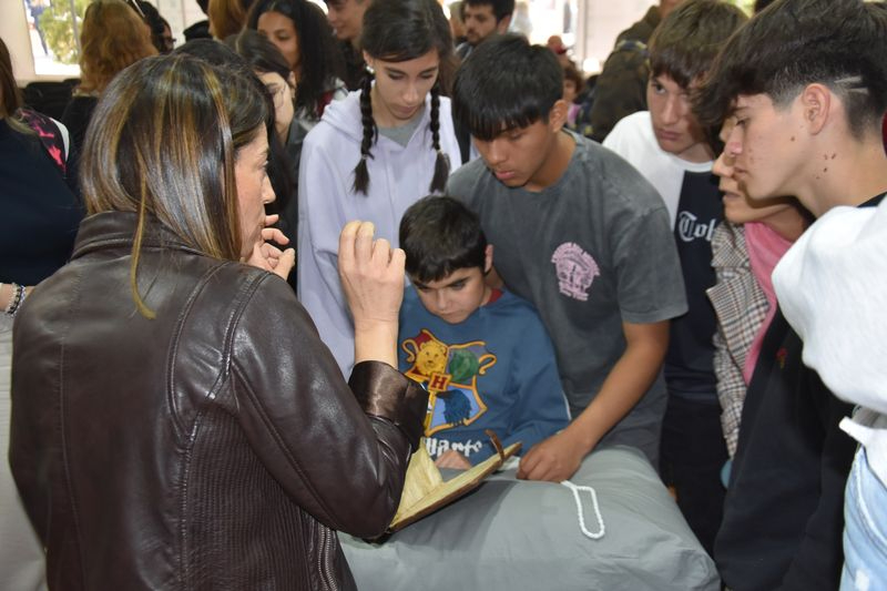 Los alumnos del IES Mateo Hernández asisten al Taller de Restauración de la Universidad Pontificia de Salamanca