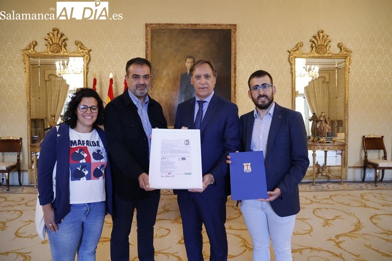 Recepción en el Ayuntamiento a la Hermandad Jesús Amigo de los Niños