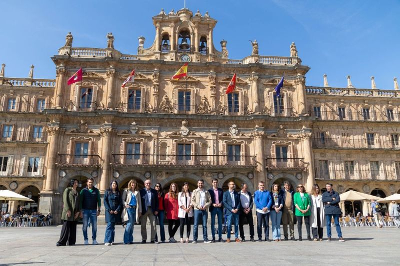 Tudanca defiende el proyecto sólido de Mateos frente a la frivolidad de los jeques, de los inventos y de tomar el pelo a los salmantinos 