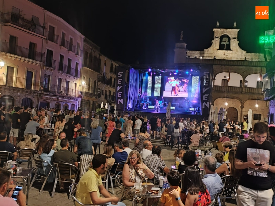 Presentadas 3 ofertas para gestionar la barra de bar de la verbena de la Feria del Farinato
