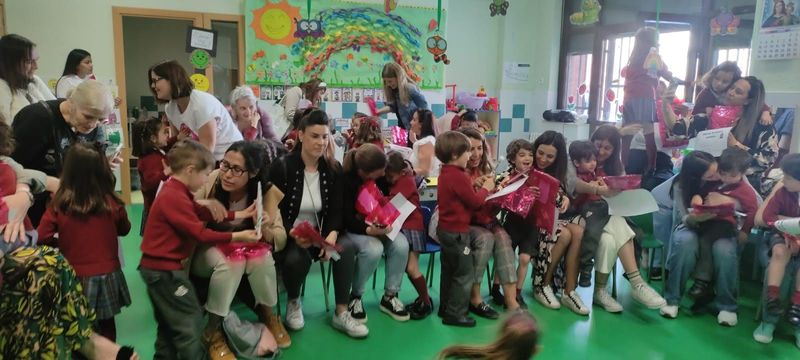 Así vivieron el Día de la Madre en el colegio San Juan Bosco: poesías y muchos detalles