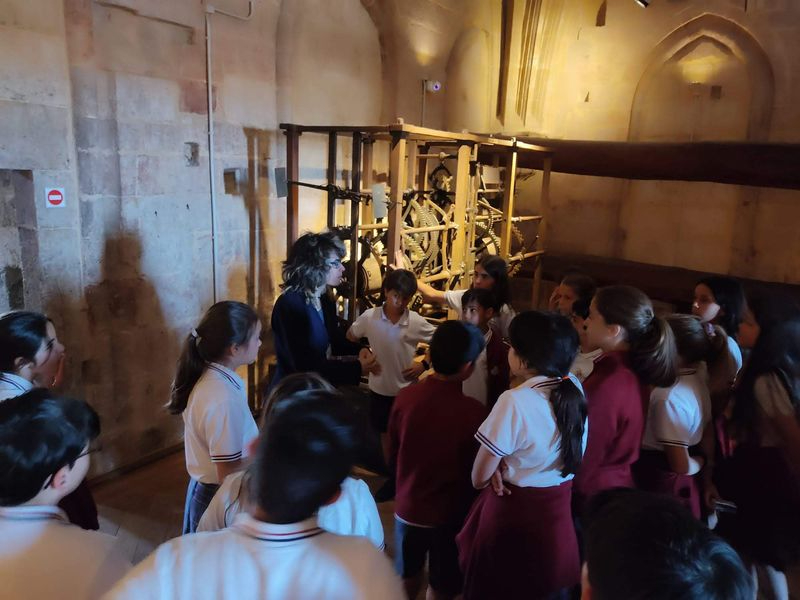Los alumnos del colegio San Juan Bosco visitan las torres medievales de la Catedral  