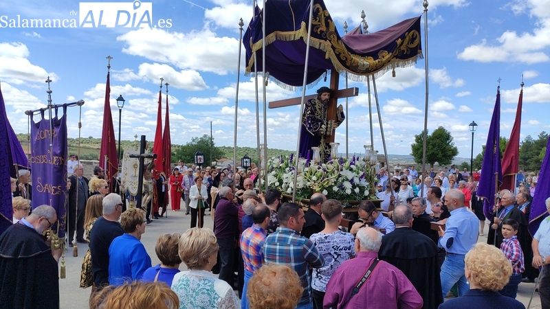 La bendición de campos pone fin a las fiestas de Santa Cruz en San Felices de los Gallegos