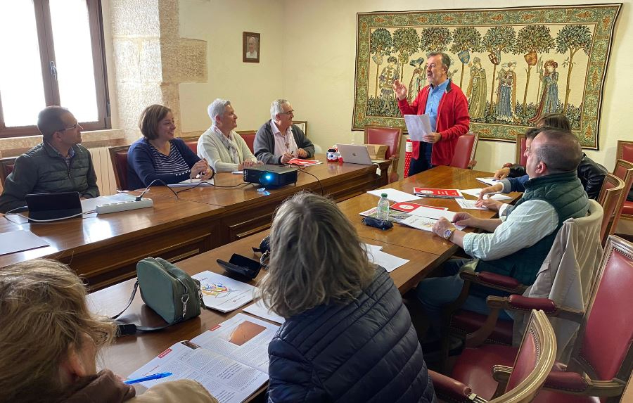 Antonio Salas Ximelis imparte una sesión a los profesores de Religión de la Diócesis