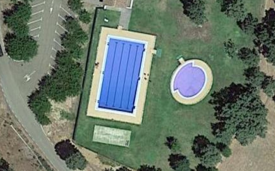 Robleda busca también gestor para el bar de sus piscinas