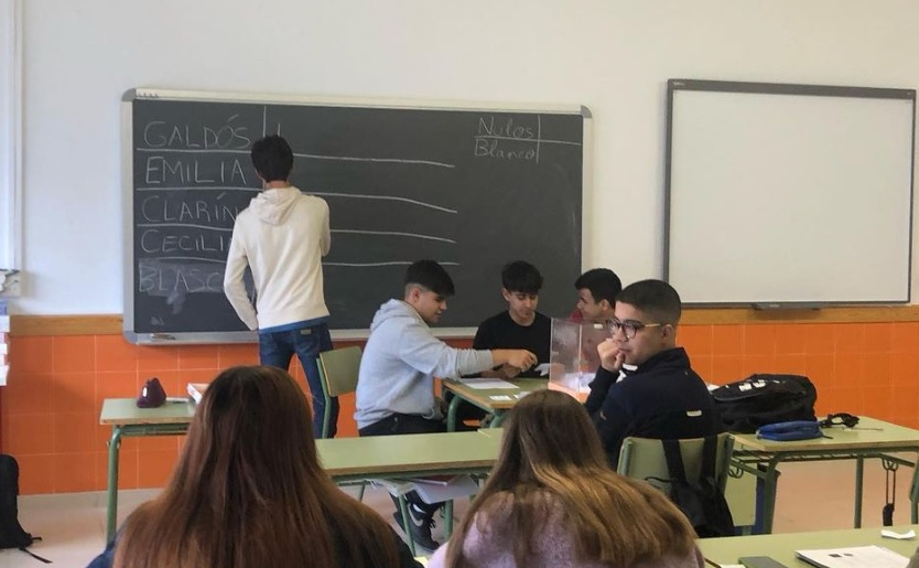 Benito Pérez Galdós gana por un estrecho margen las Elecciones Literarias del IES Tierra