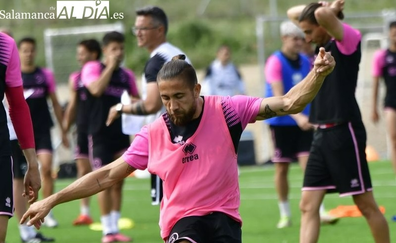 Borja Díaz: A todos nos gusta ser titulares y al que no le duela, miente. Si pongo malas caras, eso también le afecta al compañero