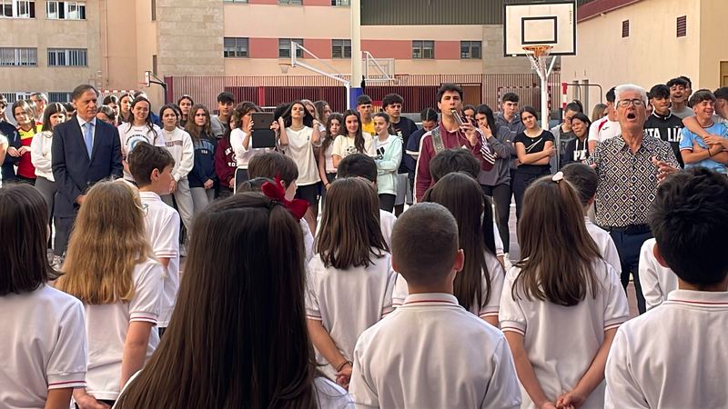 Más de 800 escolares de Salamanca descubren el folclore y la danza tradicional