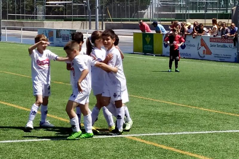 El Benjamín A del CD Peñaranda asciende de categoría tras firmar un contundente 9-1 ante el Sporting Carbajosa
