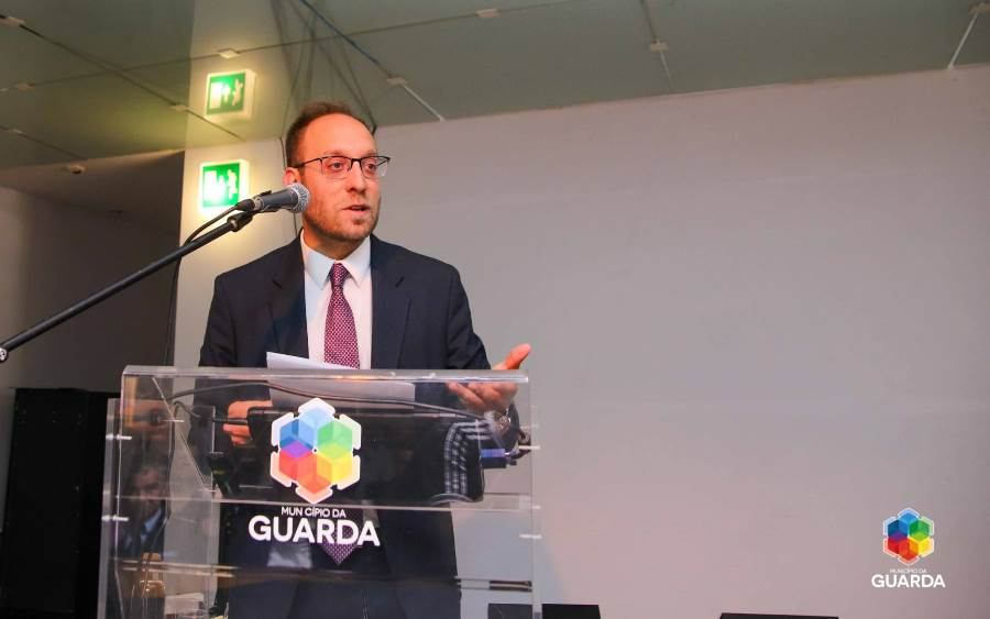 Marcos Iglesias reivindica en un foro en Guarda que haya trenes que paren en Ciudad Rodrigo