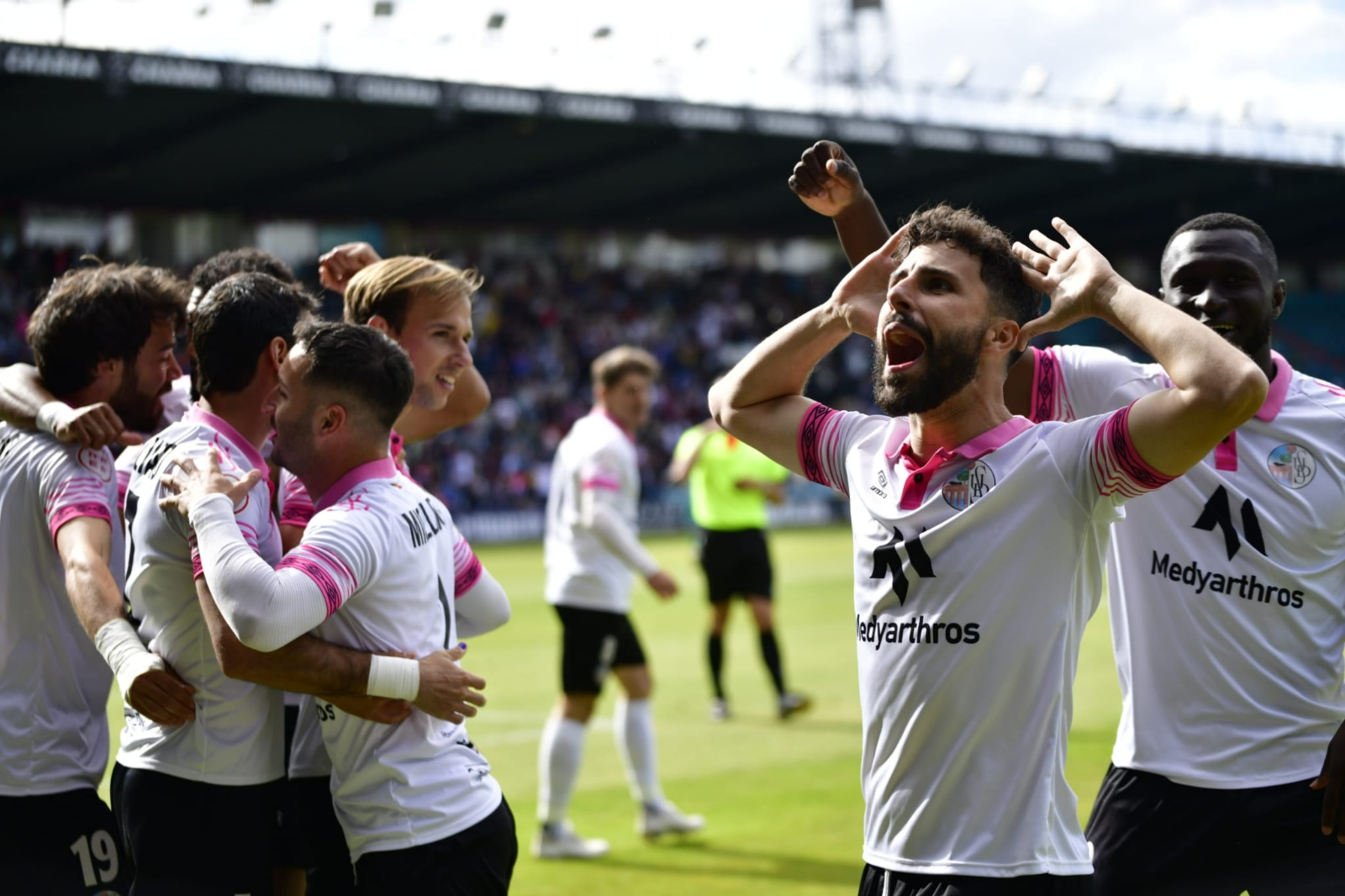El Salamanca UDS pone un pie en la última eliminatoria del playoff de la mano de Diego Benito y Javi Navas (3-1)