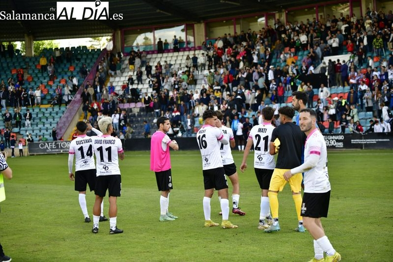 El Salamanca UDS estudia qué hacer con el partido de veteranos, que coincide con el posible ascenso