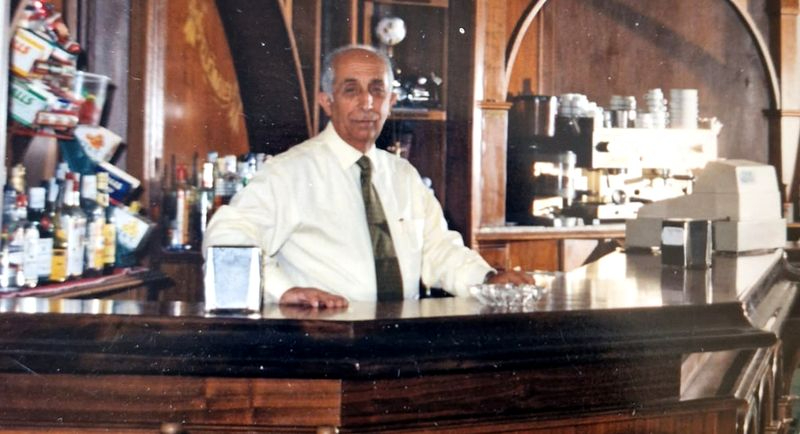 El emprendedor salmantino que triunfó en Las Arribes como hostelero, fotógrafo, taxista, comerciante...