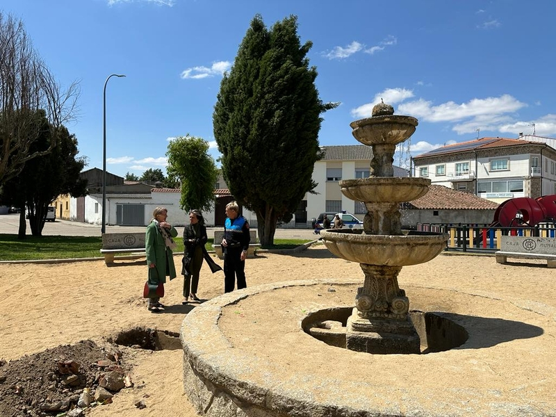 El Ayuntamiento de Vitigudino pone en funcionamiento las fuentes ornamentales de los parques S. M. El Viti y del Socorro