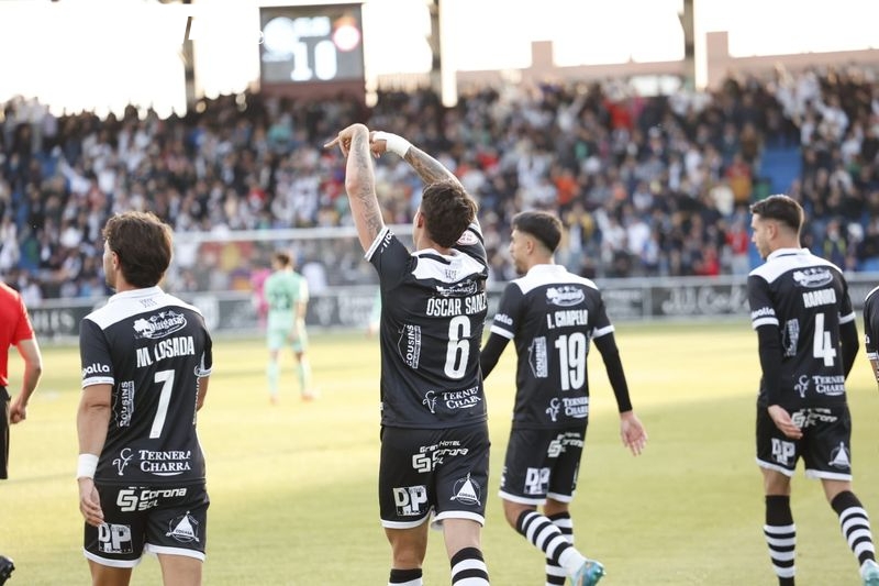 Unionistas ata la Copa del Rey y dice adiós matemáticamente al playoff ante la Cultural (2-0)