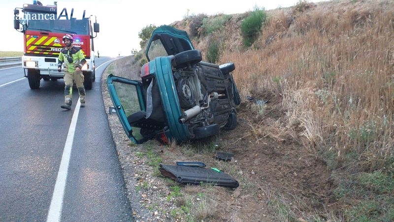 Dos heridos tras un accidente en el término municipal de Navales