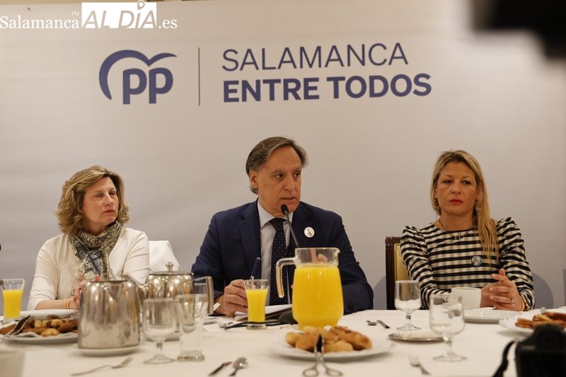 Carbayo apela a su experiencia y compromiso para movilizar a los votantes y seguir como alcalde