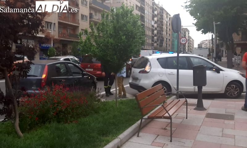 Un herido junto al Puente Romano y  revuelo la lado del colegio Padre Manjón por otro accidente de tráfico