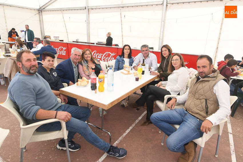 Una comida conjunta cierra las fiestas de Carpio de Azaba tras bendecir los campos