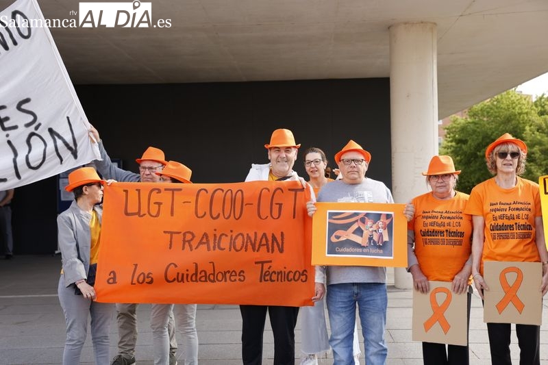Cuidadores Técnicos de Servicios Asistenciales rechazan el preacuerdo del convenio colectivo