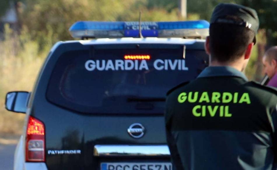 Muere un varón de 54 años tras volcar su vehículo esta madrugada en Machacón