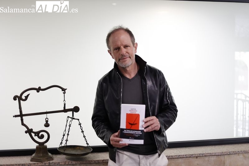 Bernard Minier: Henning Mankell fue el primero que me hizo entender que podía decir muchas cosas a través de la novela negra